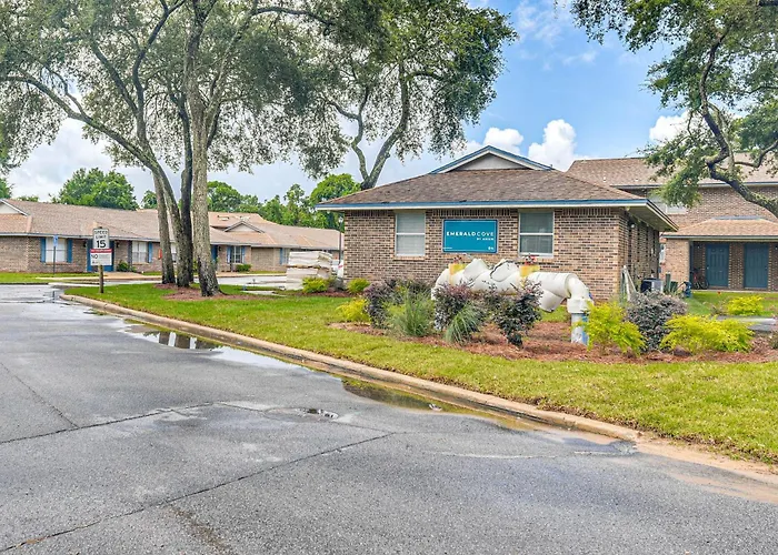 2 Mi To State Park: Dog-Friendly Niceville Home
