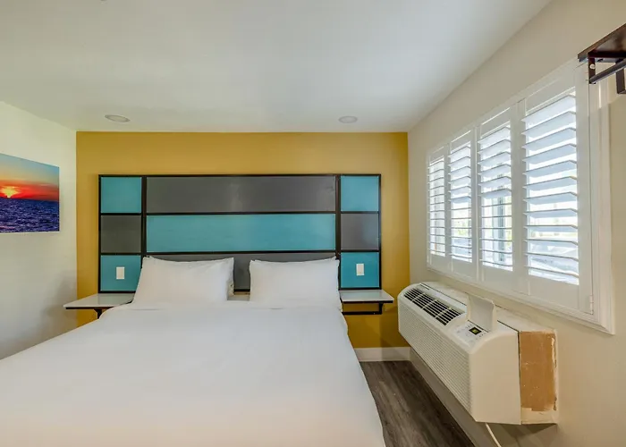 Hotel Avenida Victorville I 15