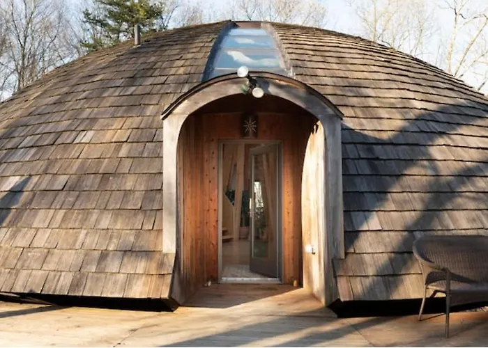 Unique Dome Home With Hot Tub & Piano, On 28 Acres
