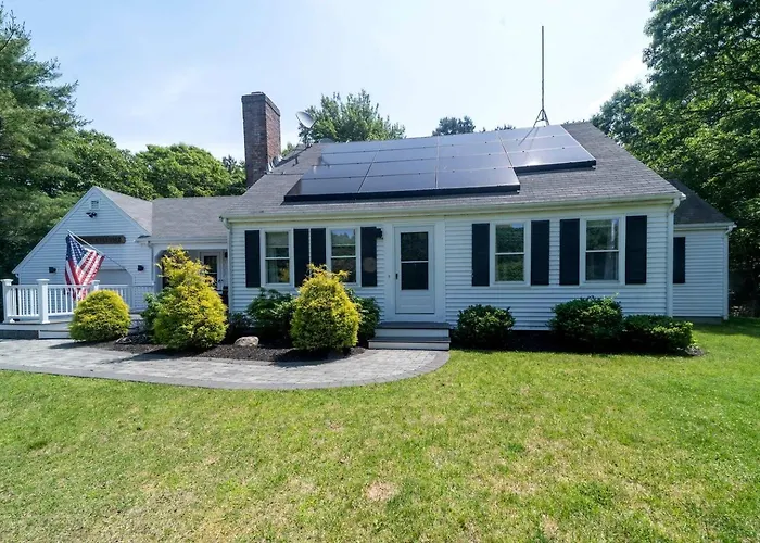 Family Vacation Rental Near Old Silver Beach, Massachusetts