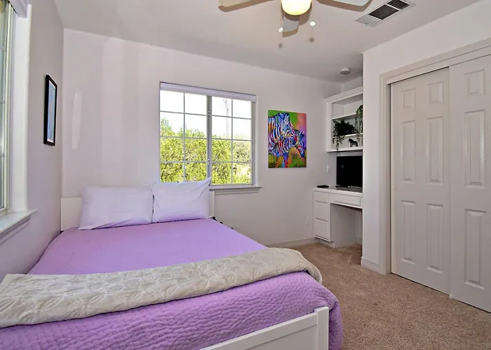 Dreamy Dripping Springs - Near Parks Hiking & More