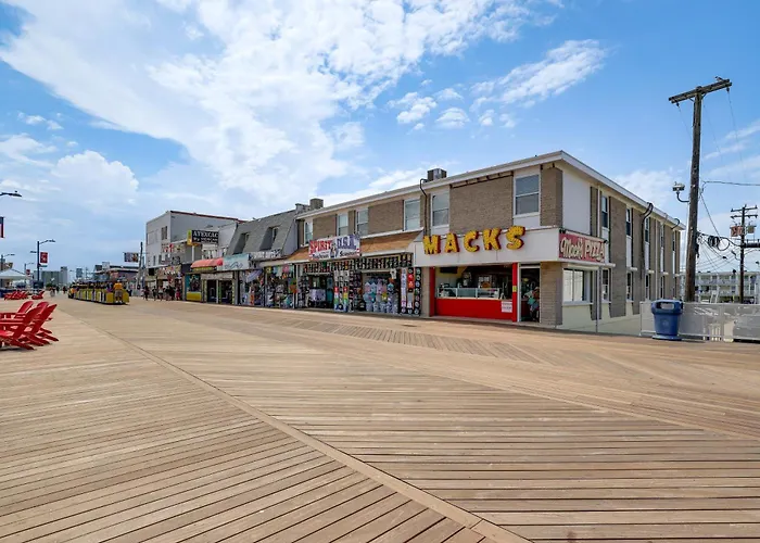 Walk To Beach & Explore Boardwalk: Wildwood Escape
