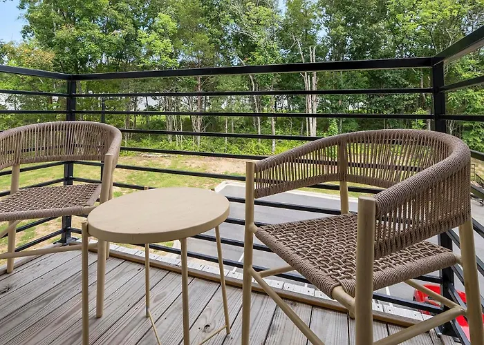 Landing Apartments - Emery Villages
