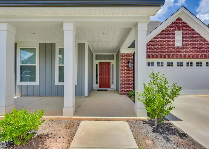 2 Mi To Historic Dtwn Belmont: Family Gem W/ Patio