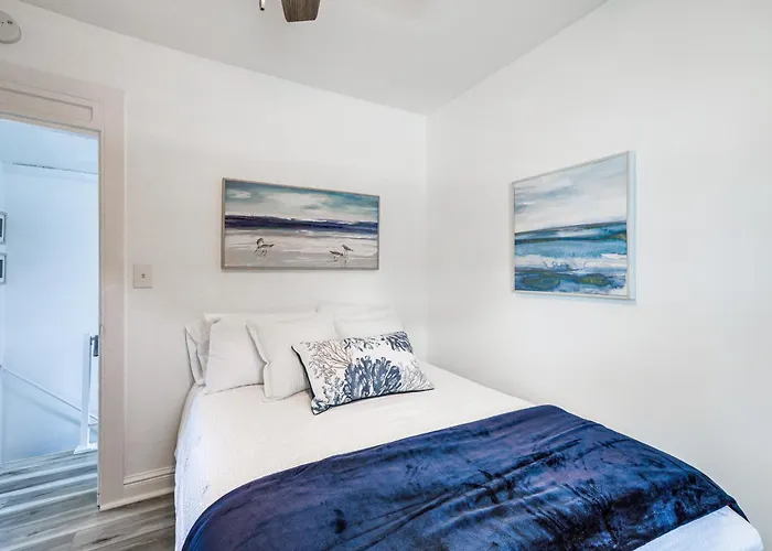 Stroll To Ocean Grove Boardwalk & Beach: Sleek Apt