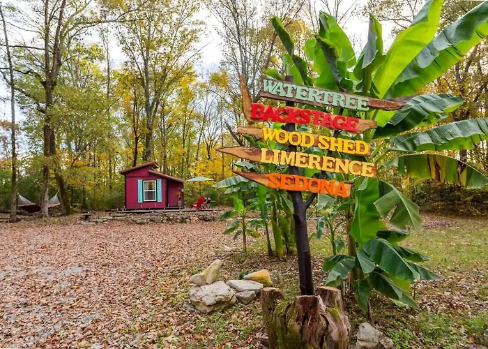 Hillbilly Chic Tiny House Near Nashville With Wifi, Kitchenette, Fire Pit & Trails