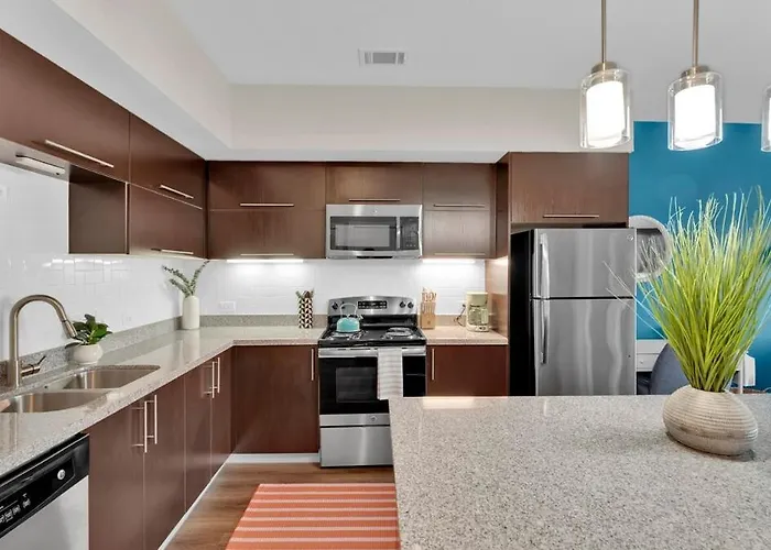 Lux 1B1B With Parking, Pool, Gym, Private Patio Near Austin
