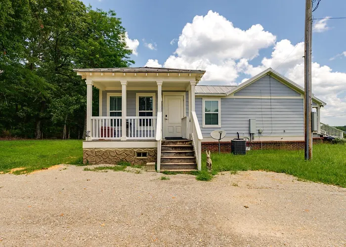 7 Mi To Ole Miss: Quiet Rural Retreat W/ Yard!