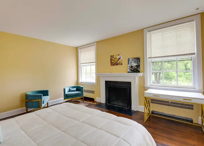 16 Mi To Baltimore: Spacious Home In Owings Mills!