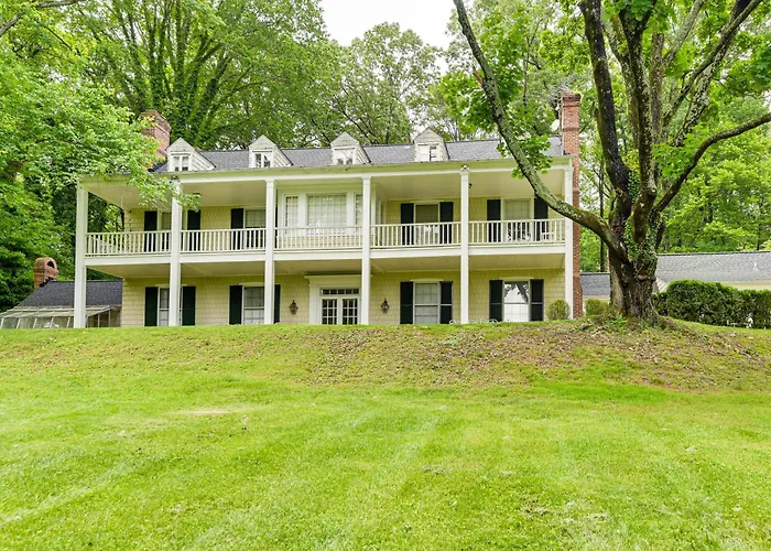 16 Mi To Baltimore: Spacious Home In Owings Mills!
