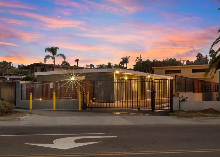15 Min To Beach - Modern Vista Escape