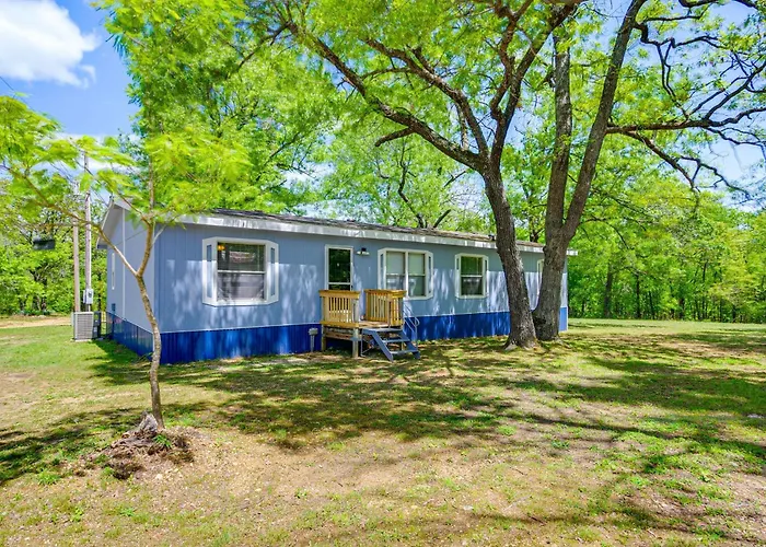 4 Mi To Bennett Spring Sp: Dog-Friendly Home!
