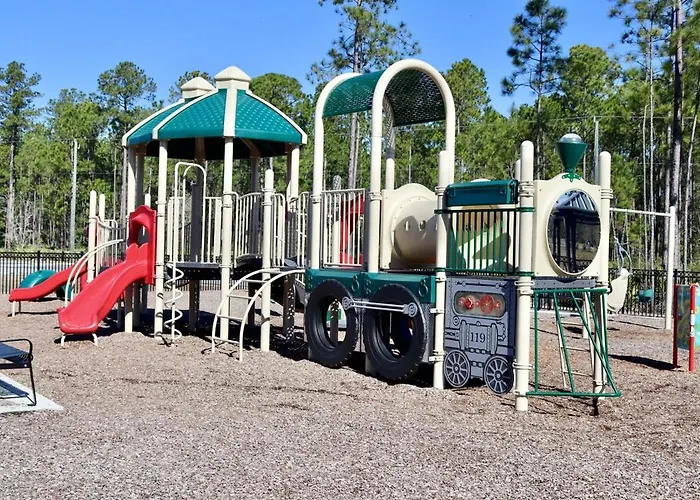 Entire Townhome Minutes From Beach And Airport