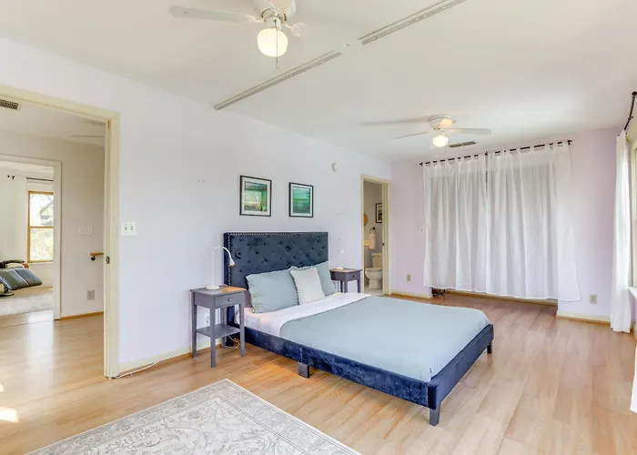 Steps To Shops & Eats: Decatur Home W/ Large Yard