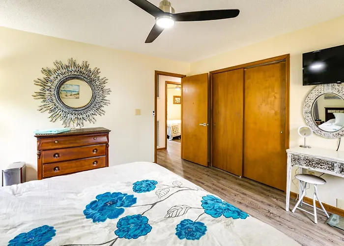 Cozy Home W/ Fenced Backyard In Sunset Beach!