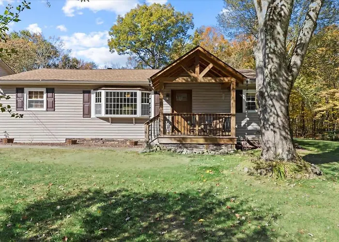 Cozy Home With Game Room And Fire Pit