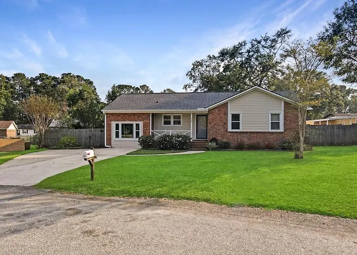 The Caspian Large Family House With Private Pool In Summerville