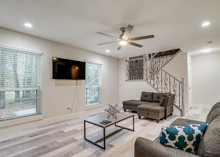 Family Retreat W/ Pool Table Near The Woodlands!