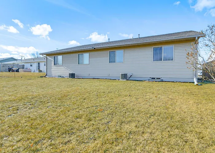 2 Mi To Lake Michigan: Cozy Duplex W/ Private Yard