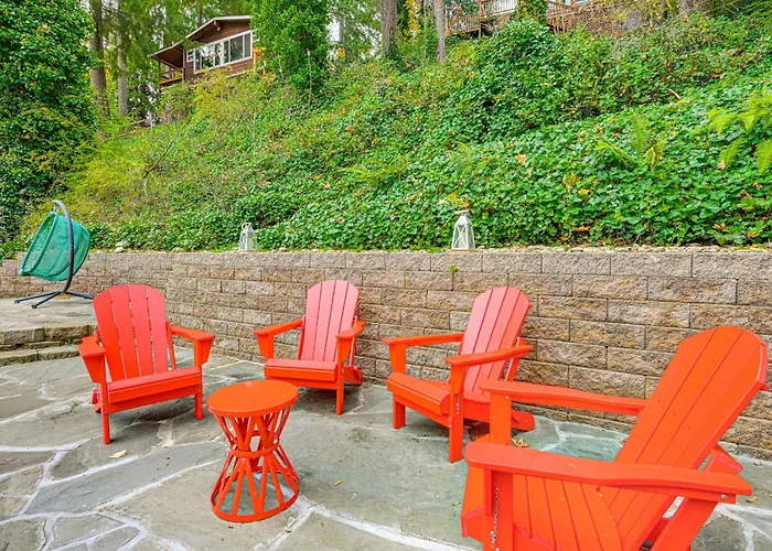 Pet-Friendly Studio W/ Fire Pit In Olympia!