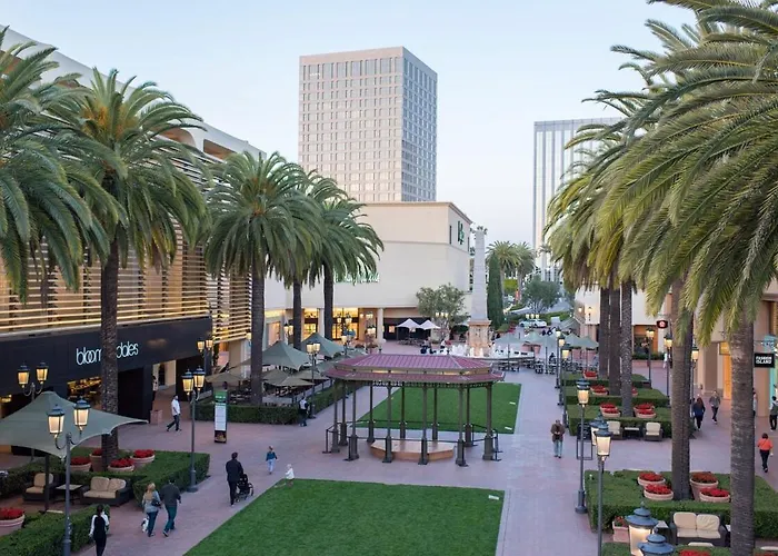 Costa Mesa -Newport- Patio - Free Parking-Cm-2