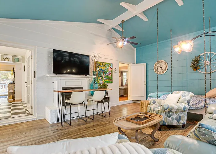 4 Mi To Falls Lake: Dog-Friendly Wake Forest Home