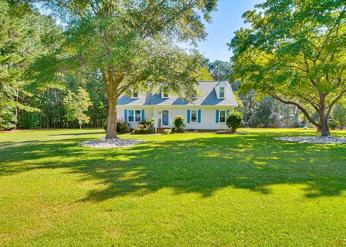 15 Mi To Raleigh: Dog-Friendly Home W/ Fire Pit!
