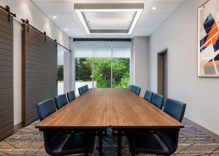 Holiday Inn Express & Suites Pittsfield-Lenox-Berkshires By Ihg