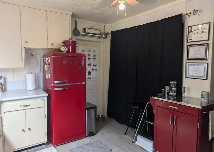 Ag House, Recreaters,Work Remote, Surgery, Healing Ada, Pets, Parking