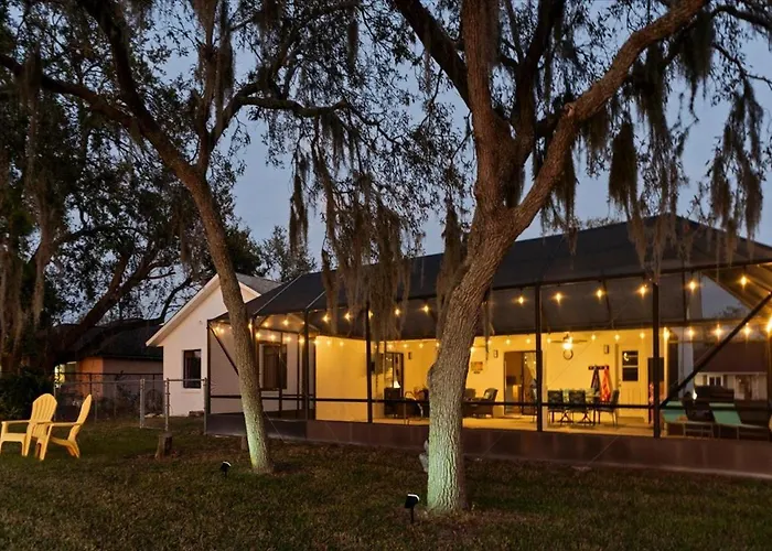 Waterfront - Private Pool - Pet Friendly