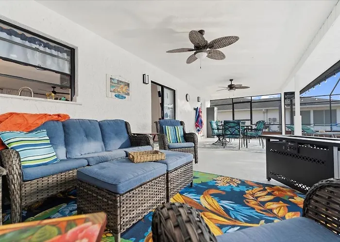 Waterfront - Private Pool - Pet Friendly
