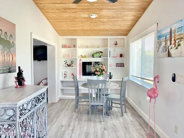 Flamingo Cottage 2 Bedroom