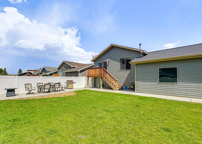 Walk To Downtown: Family-Friendly Cody Home!