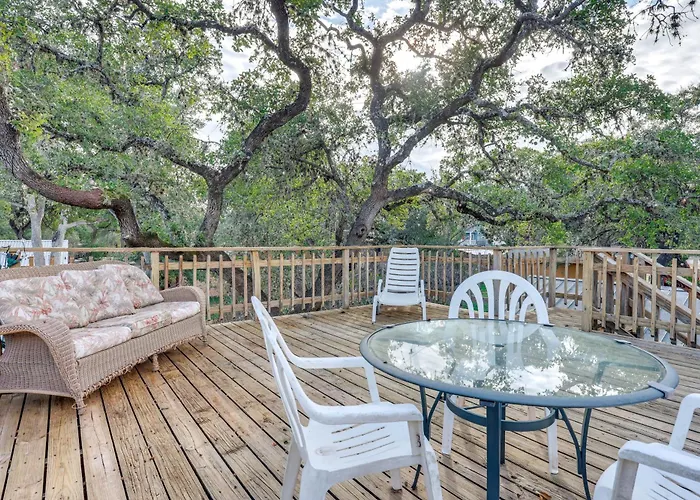 Cozy Couple'S Cottage W/ View Near Canyon Lake!