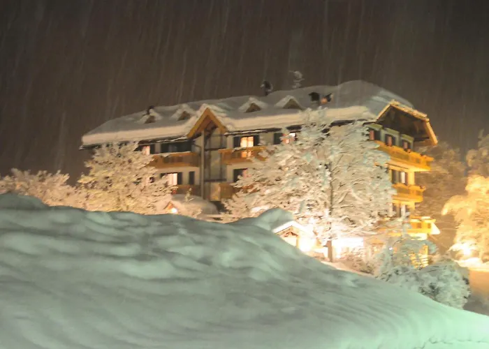 Rauzi Hotel Garni & Apartments
