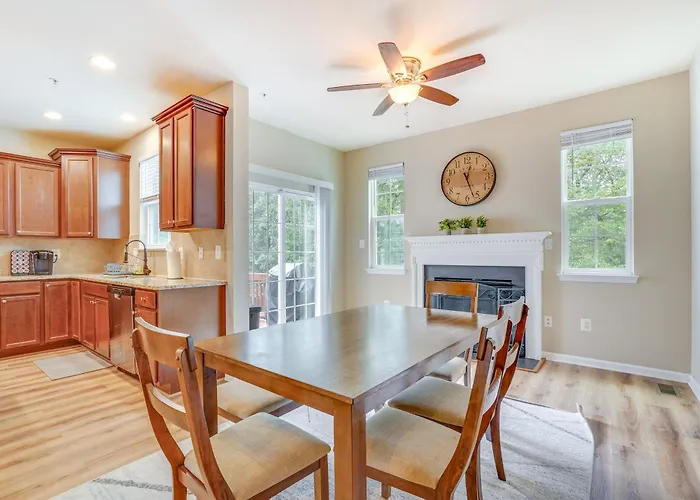Glen Burnie Vacation Rental W/ Private Deck!