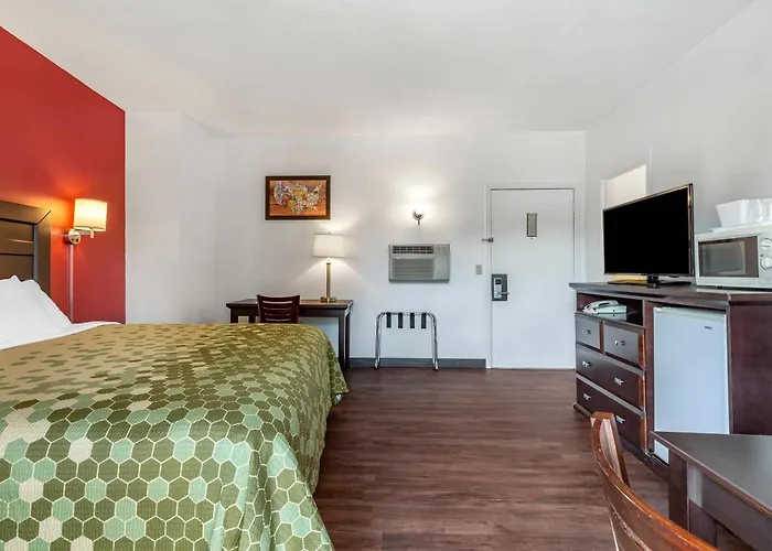 Econo Lodge Lee - Great Barrington