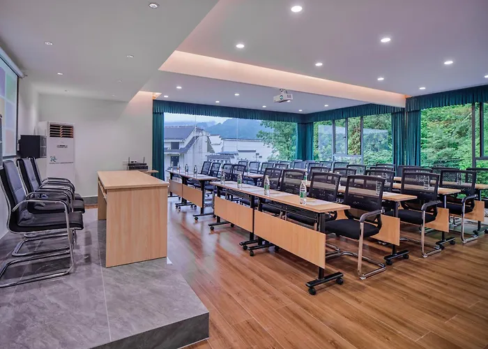 Zhangjiajie Boman Smart Hotel -10Min To Forest Park East Gate & English Butler & Tour Tickets