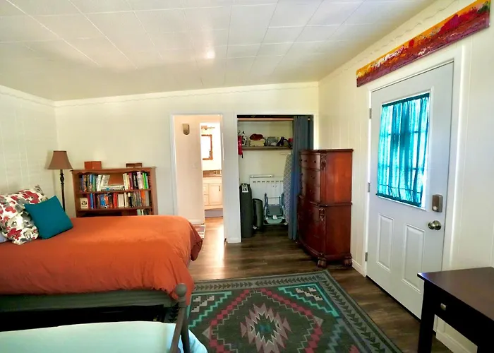 La Casita Poolside Retreat