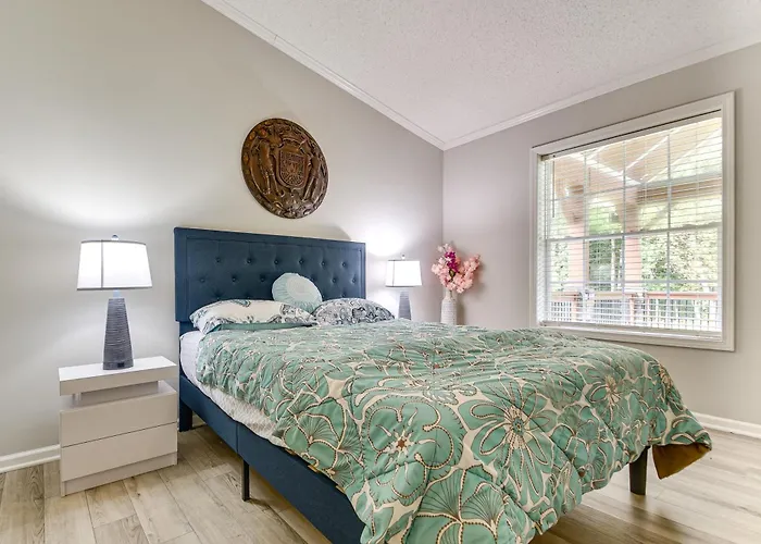 8 Mi To Jordan Lake: Spacious New Hill Home