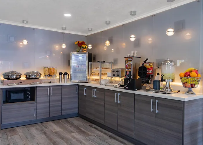 The Orchard Hotel Ukiah Wine Country Free Breakfast, Pool, & Hot Tub