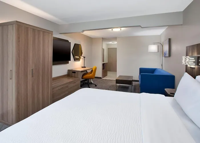 Holiday Inn Express Hotel & Suites Wauseon By Ihg
