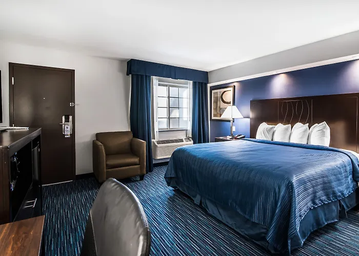 Clarion Pointe Syracuse Downtown