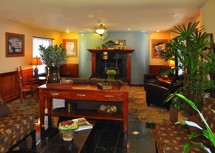 Oxford Suites Portland - Jantzen Beach