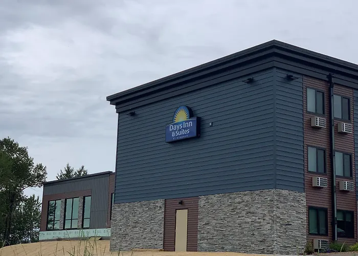 Days Inn & Suites By Wyndham Duluth By The Mall