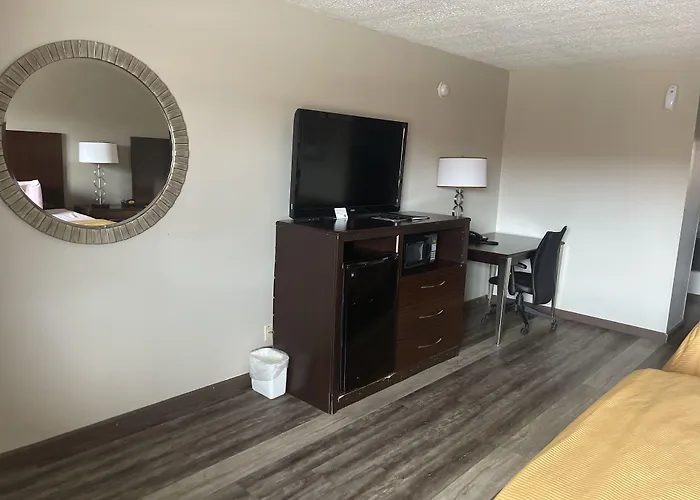 Royal Inn & Suites