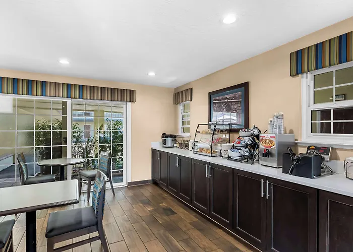 Best Western University Lodge