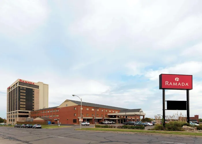 Ramada By Wyndham Topeka Downtown Hotel & Convention Center