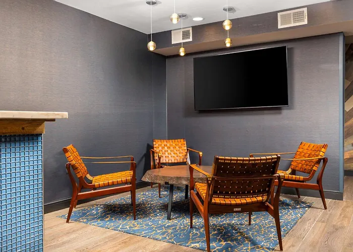 Hotel Westport Kansas City, Tapestry Collection By Hilton