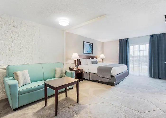 The Blu Hotel Blue Ash Cincinnati, An Ascend Collection Hotel